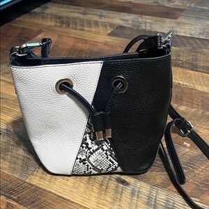 Steve Madden Women’s Black and White Colorblock Crossbody Bag